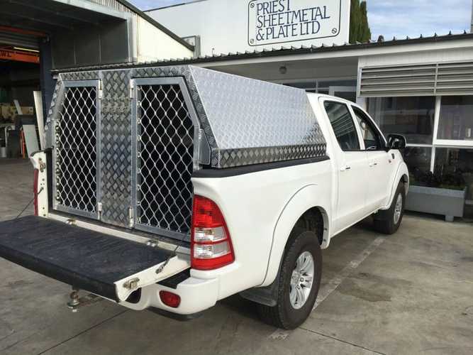 Dog-Truck-Box-Aluminum-Fabrication-Cutting-and-Folding-animal-box_1-1024x768.jpg