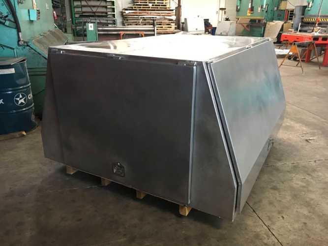 Stainless-Truck-Box-Toolbox-Fabrication-Folding-and-Cutting-Stainless-Welding_1-1024x768.jpg