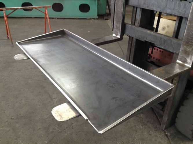 Teppanyaki-Plate-Fabrication-Welding-Cutting-and-Folding-_1-1024x768.jpg