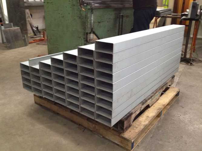Steel-Folded-Angle-Section-Custom-Cutting-and-Folding-_1-1024x768.jpg