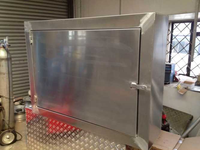 Stainless-Steel-Wall-Cabinet-Cutting-and-Folding-Welding-Fabrication-_1-1024x768.jpg