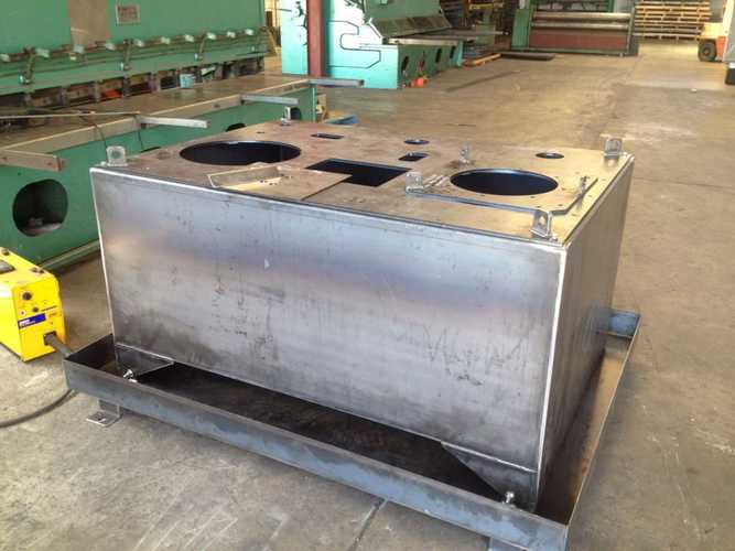 Hydraulic-Reservoir-Steel-Fabrication-Cutting-and-Folding-Steel-Welding-_1-1024x768.jpg